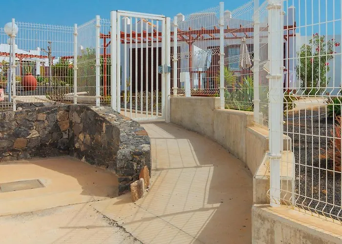 Sunny Terrace By The Pool - Relax Caleta De Fuste * كاليتا ذي فوستي