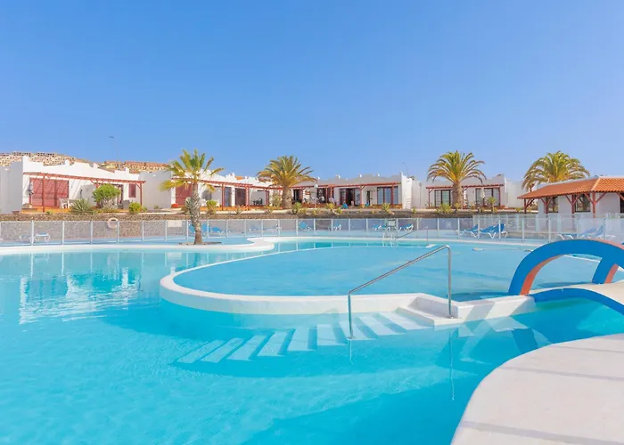 Sunny Terrace By The Pool - Relax Διαμέρισμα