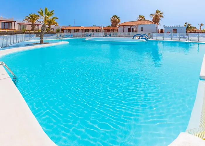 Διαμέρισμα Sunny Terrace By The Pool - Relax