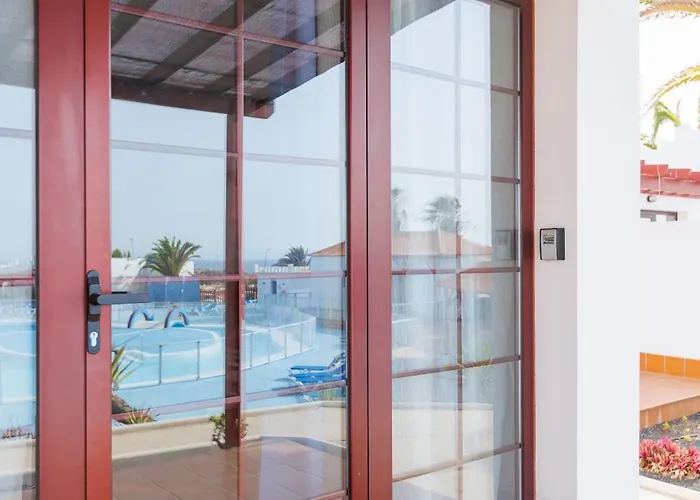 Sunny Terrace By The Pool - Relax Caleta De Fuste